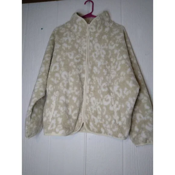 All In Motion Women's Sz M Cozy Beige Cheetah Print Full Zip Sherpa Jacket NEW - Picture 2 of 7